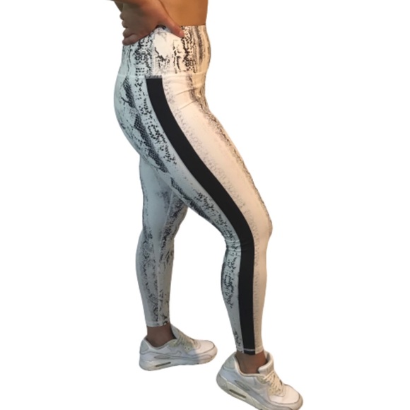 Snake Print Leggings - Picture 4 of 7